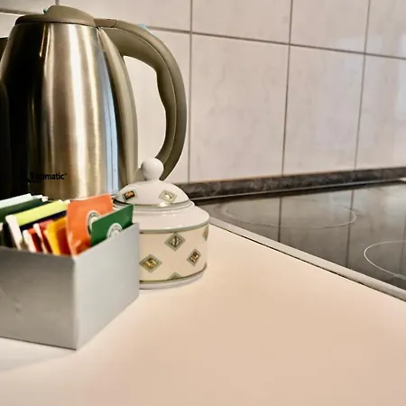Holiday Home Cologne With Balkon - Near Koelnmesse - Temporary Living- Buitenkant foto