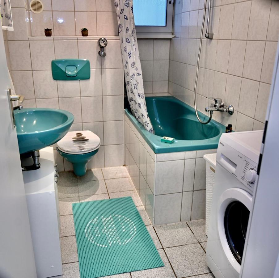 With Balkon - Near Koelnmesse - Temporary Living- Colonia