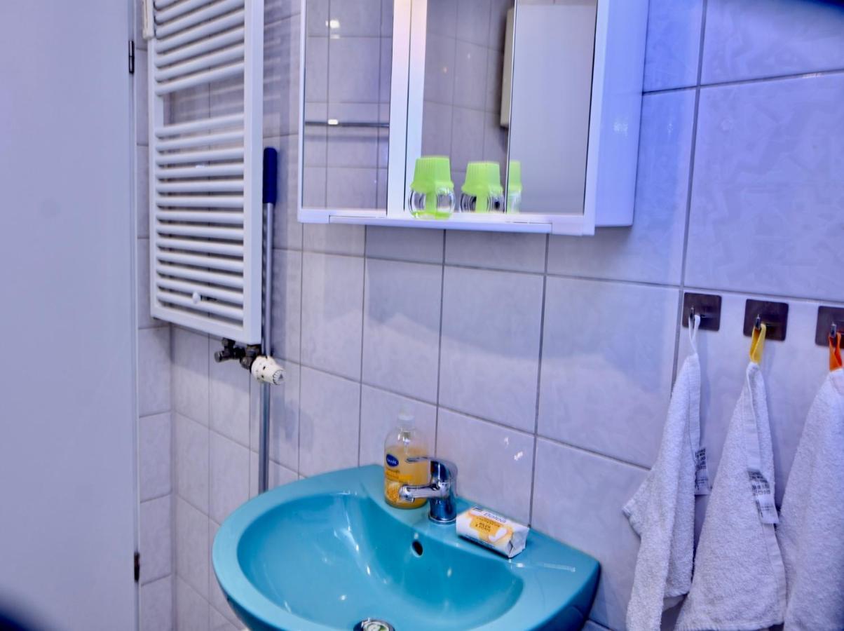 With Balkon - Near Koelnmesse - Temporary Living- Apartamento *
