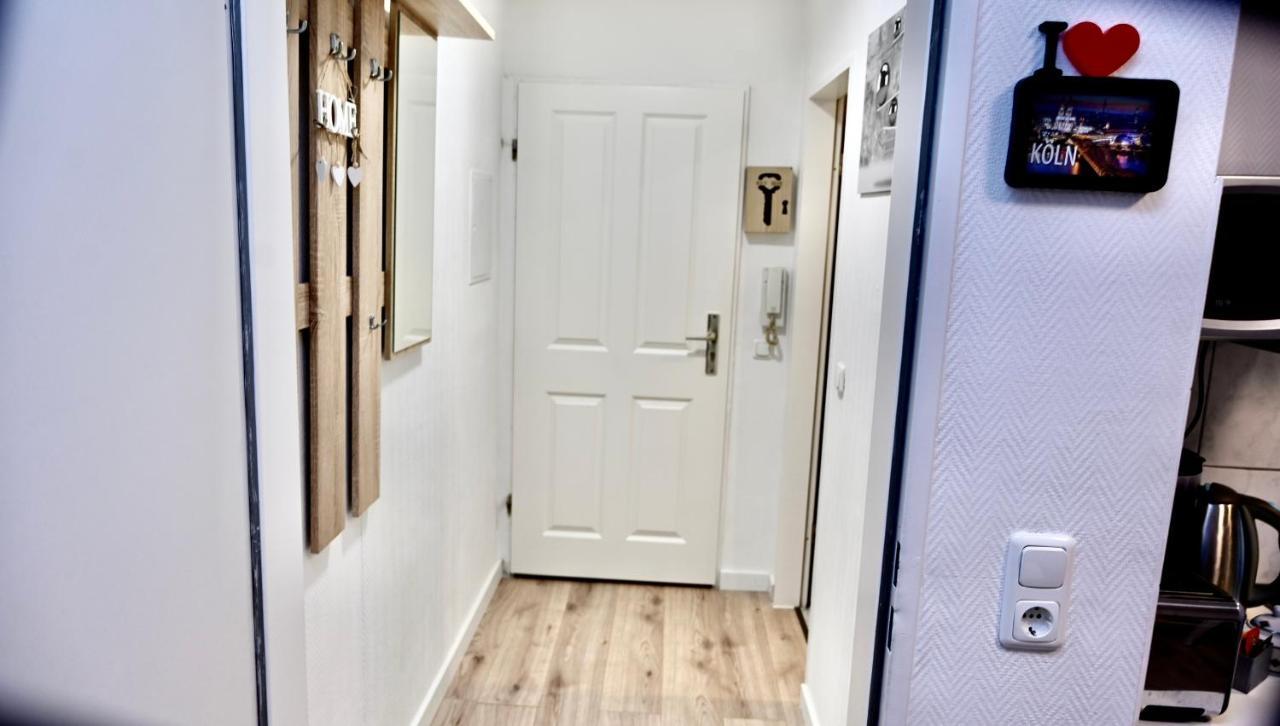 With Balkon - Near Koelnmesse - Temporary Living- Apartamento *